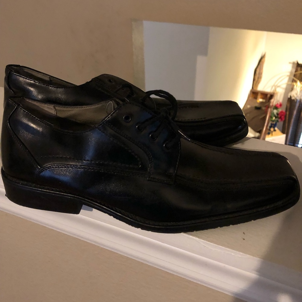 Men’s dress shoe